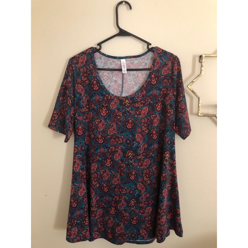 LulaRoe size medium Perfect Tee never worn